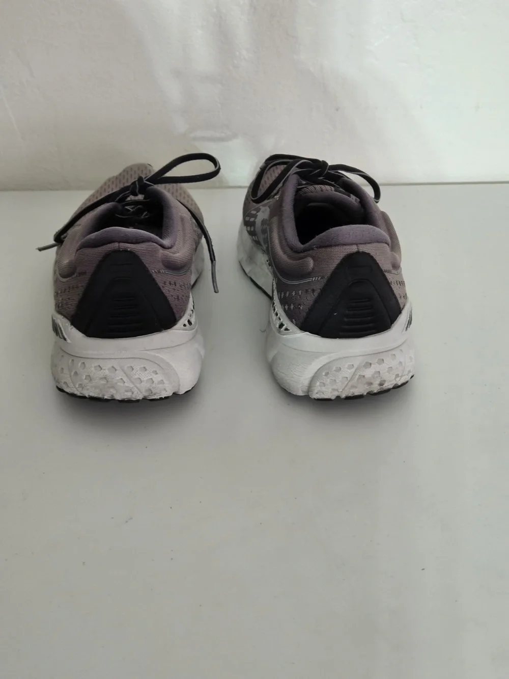 Brooks Men’s Adrenaline 21 GTS Running Shoes Gray Purple Size 11 Worn